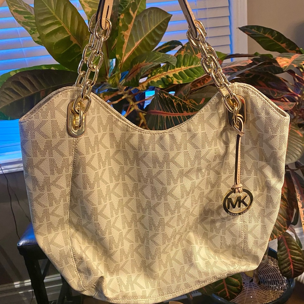 Michael Kors Signature Purse! 💛✨💫